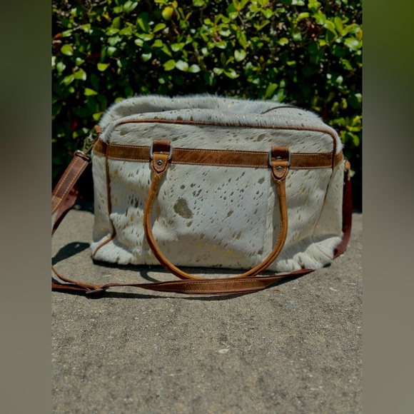 Cowhide and Leather White and Gold Metallic Duffle Bag - Picture 4 of 4